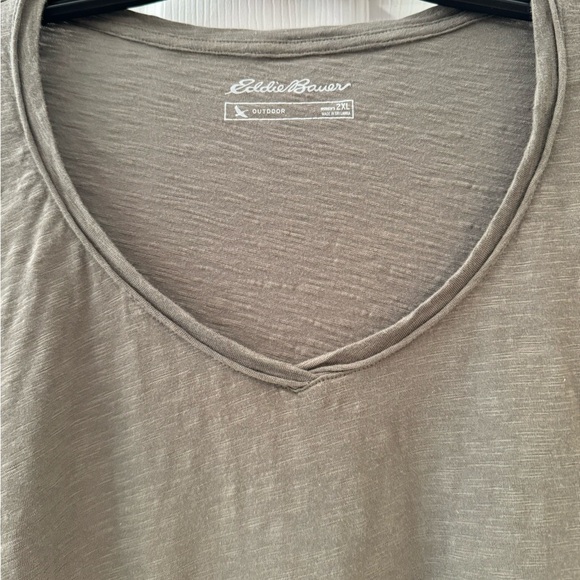 Eddie Bauer Long Sleeved V-Neck Shirt SZ 2XL - Picture 4 of 10